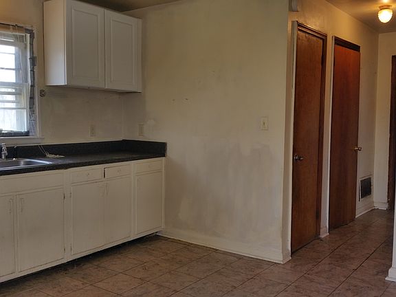 2nd image of 1521 12th St NW
