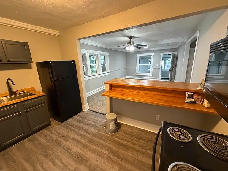4851 Hillside St — Photo 2