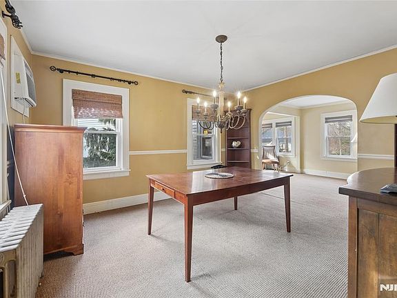 5th image of 157 Somerset Rd