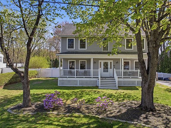3rd image of 21 Bedford Dr