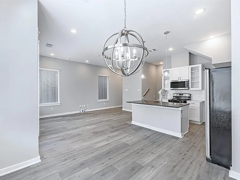 8423 Berry Brush Ln — Photo 13