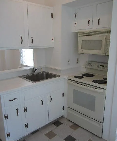 619 Baily Rd — Photo 8