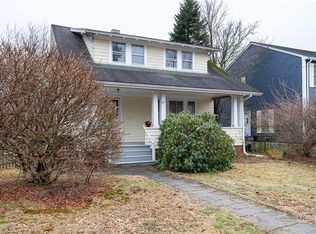 43 Lincoln Ave, Barrington, RI 02806