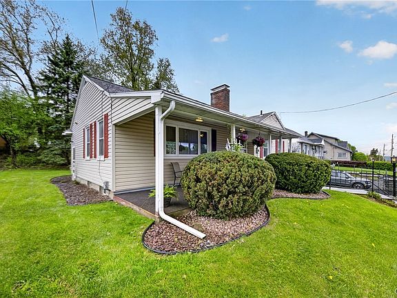 3rd image of 303 Bacon St