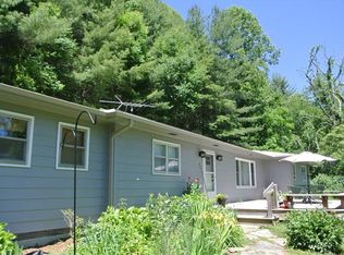130 Travis Ln, Bakersville, NC 28705
