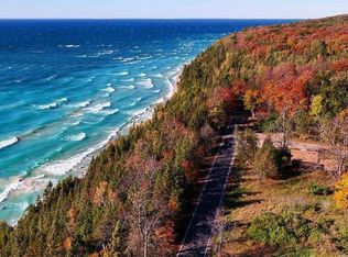 8383 Pine Ridge Dr #7, Harbor Springs, MI 49740