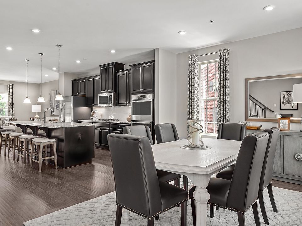 Schubert Main Level Entry Plan, Tupelo Townhomes, Gastonia, NC 28054