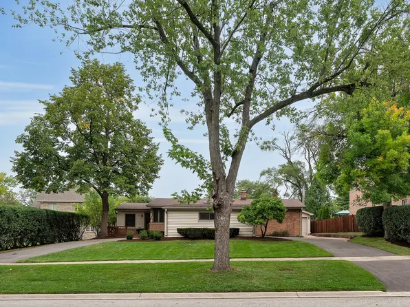 1610 W Olive St, Arlington Heights, IL 60004