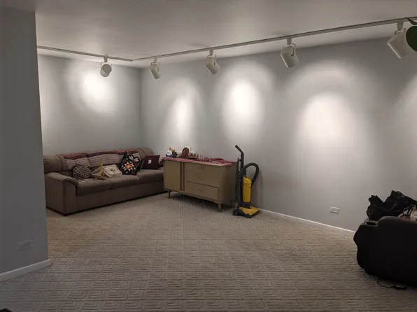 8853 N Washington St Unit B, Niles, IL 60714