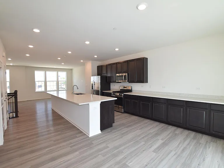 2945 Showplace Dr — Photo 14