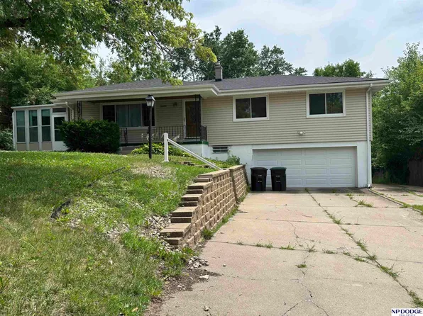 5609 Camden Ave, Omaha, NE 68104