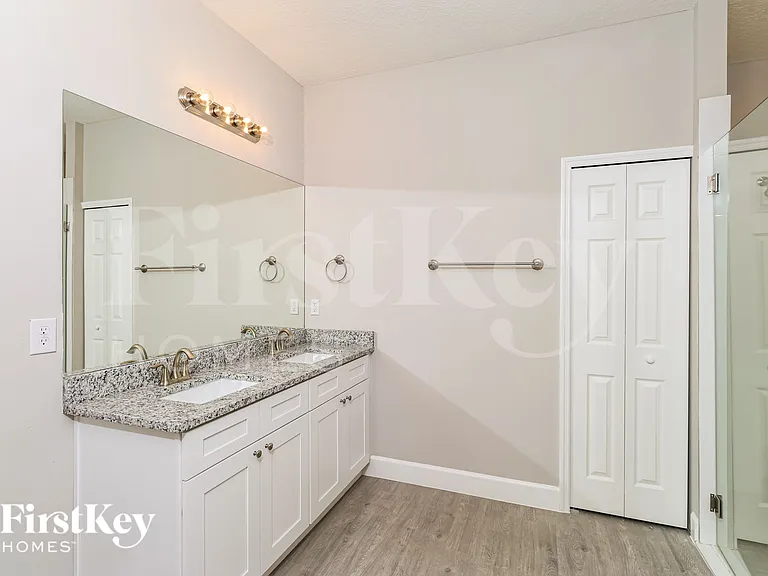 1200 Cogan Dr SE — Photo 8
