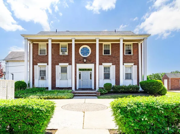 Maple Gardens Apartments