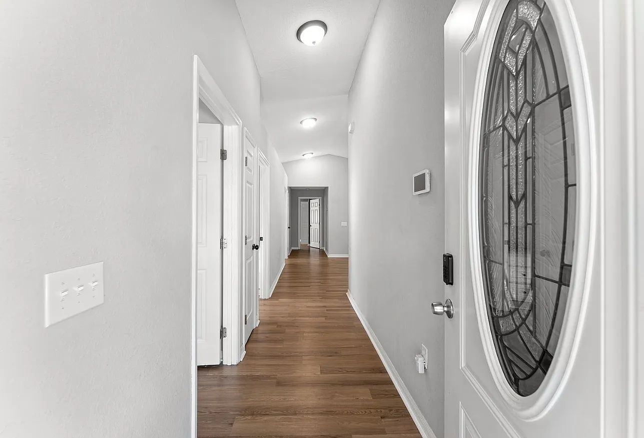 1148 Ruby St — Photo 4