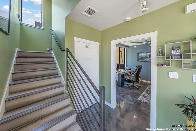 137 Lotus St — Photo 5