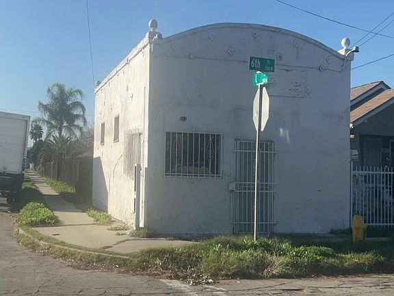 3rd image of 1101 W 6th St