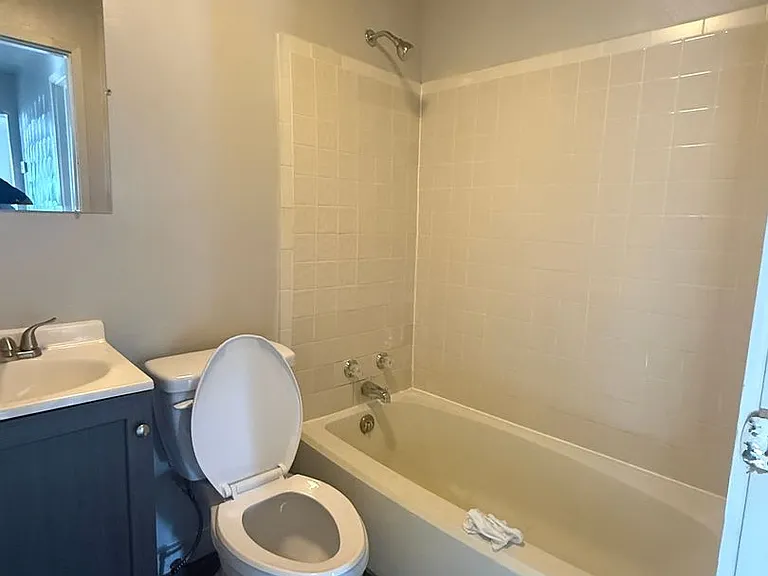 1414 W Washington St — Photo 15