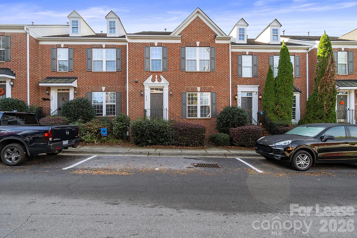Building Photo - 413 Armour St