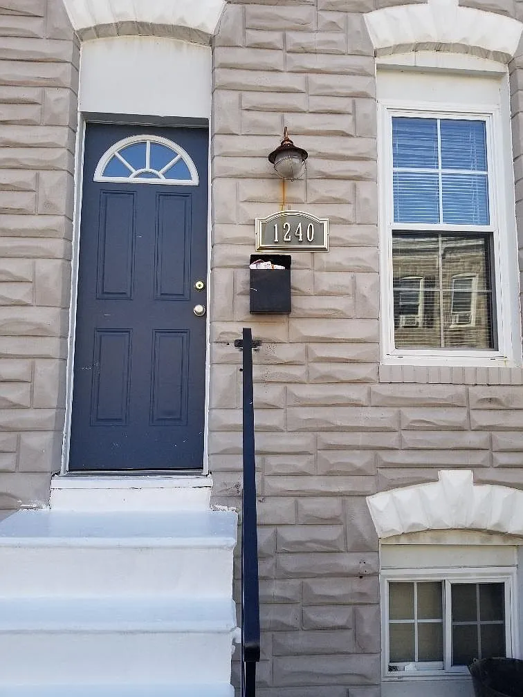 2 bed, 1000 sqft, $1,250 — Photo 1