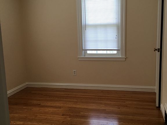 2nd image of 19 Oak Hill Dr