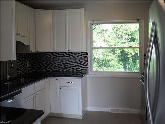 2nd image of 7240 Duxbury Ct