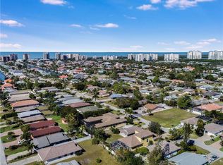 578 106th Ave N, Naples, FL 34108