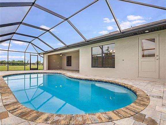 4th image of 4934 Agualinda Blvd