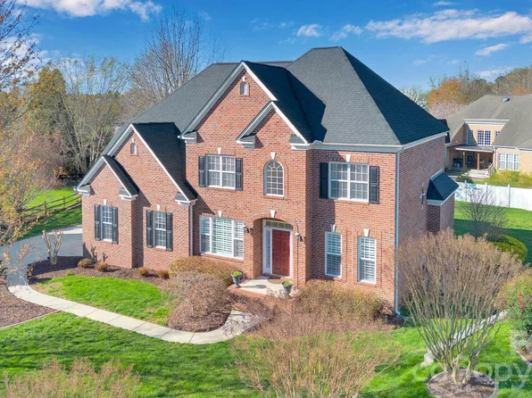 695 Summerford Ct NW, Concord, NC 28027