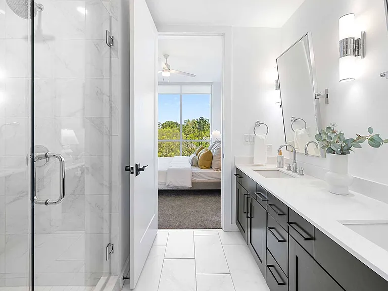 The Huntley Luxury Apartments — Photo 34