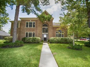 705 Pine Needle Dr, Friendswood, TX 77546