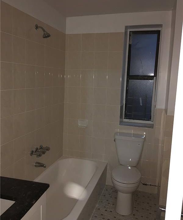 2nd image of 135 W 238th St APT 4F