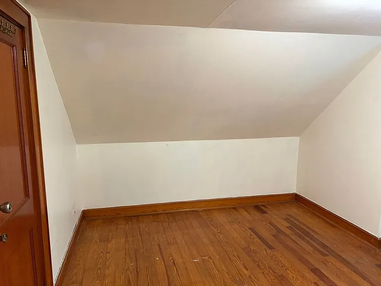 1420 Woodbury Ave — Photo 22