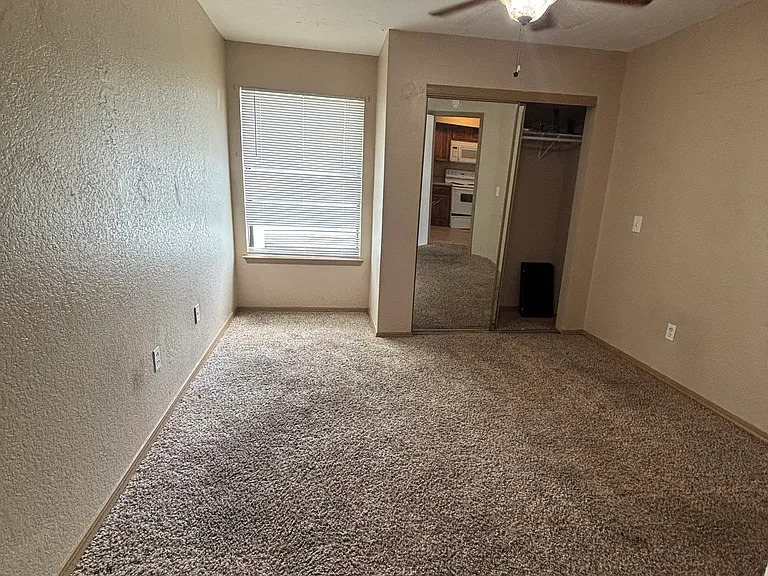 11560 N May Ave #204 — Photo 8