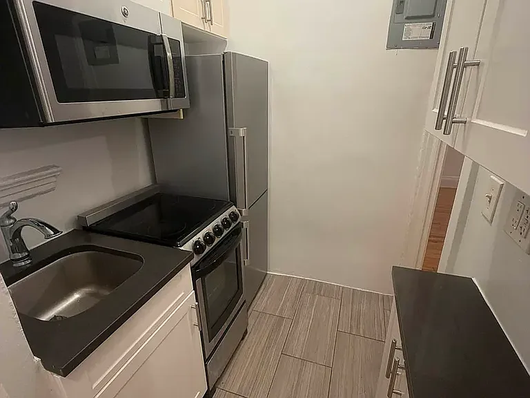 153 E 96th St #2J — Photo 2