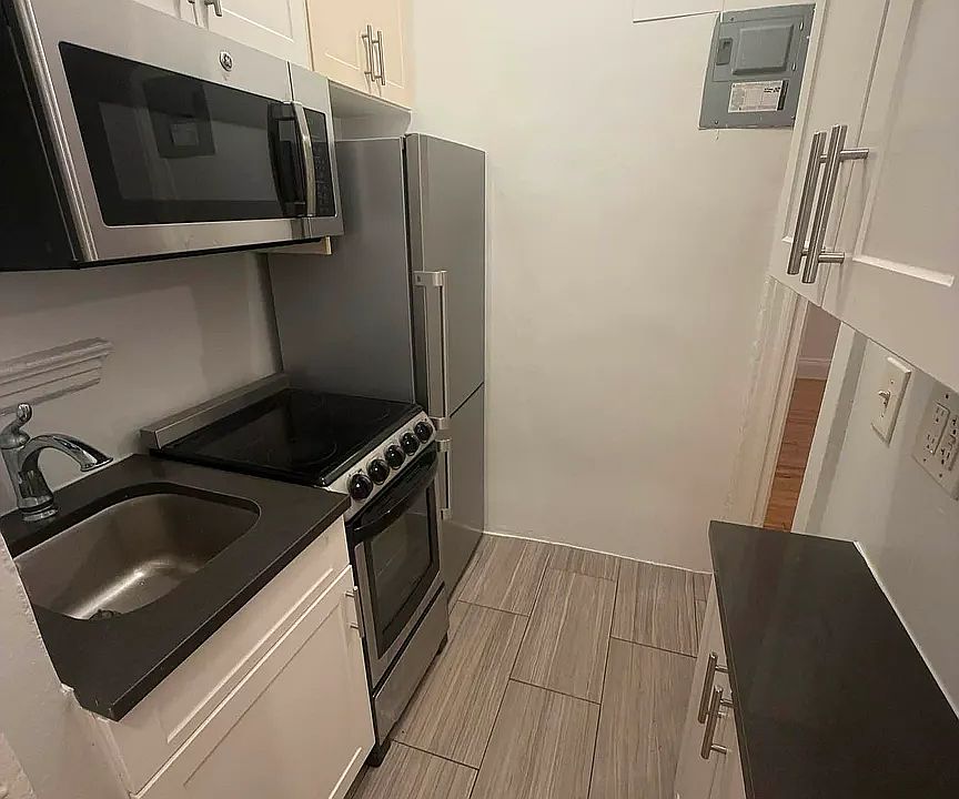 2nd image of 153 E 96th St #2J