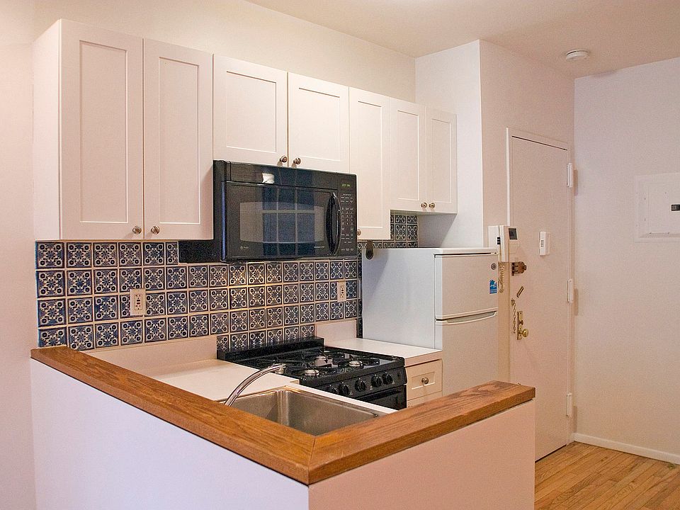 2nd image of 415 E 72nd St APT 2FE