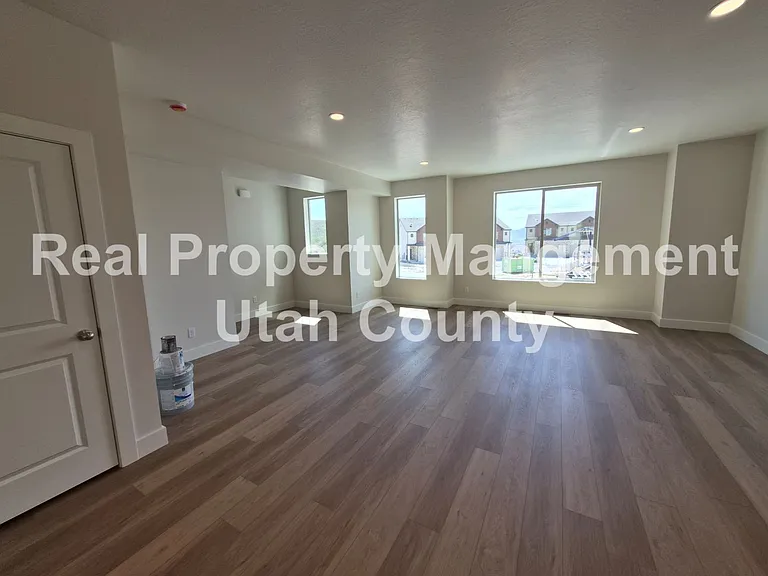 2172 E Fox Mdw — Photo 16