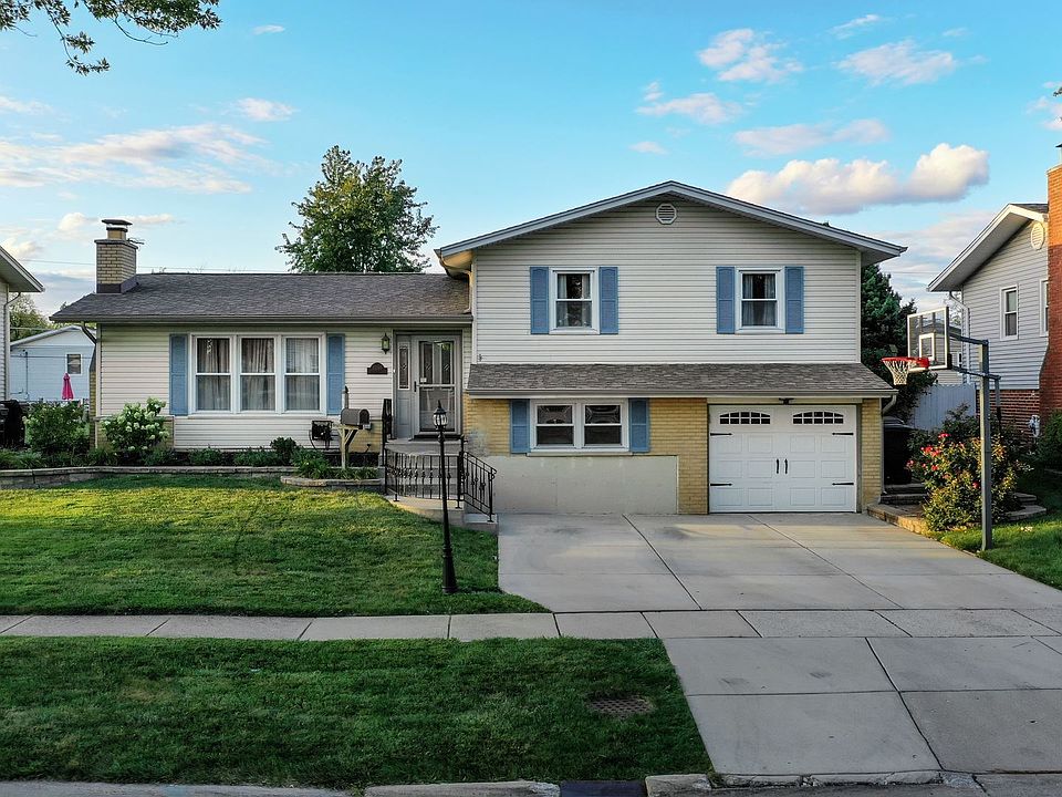 1st image of 6040 Forestview Dr