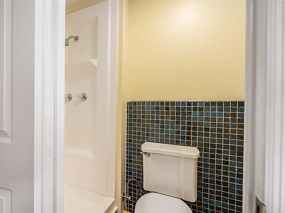 2nd image of 95 Stuyvesant Ave #G