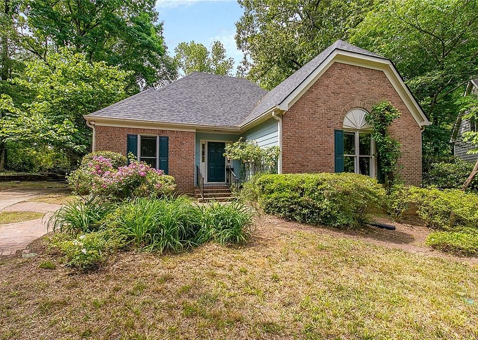 1st image of 681 Oakledge Dr NW