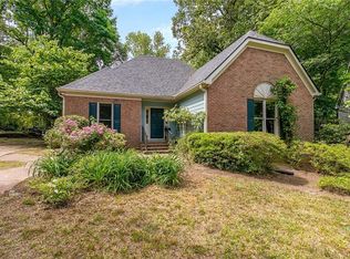 681 Oakledge Dr NW, Marietta, GA 30060
