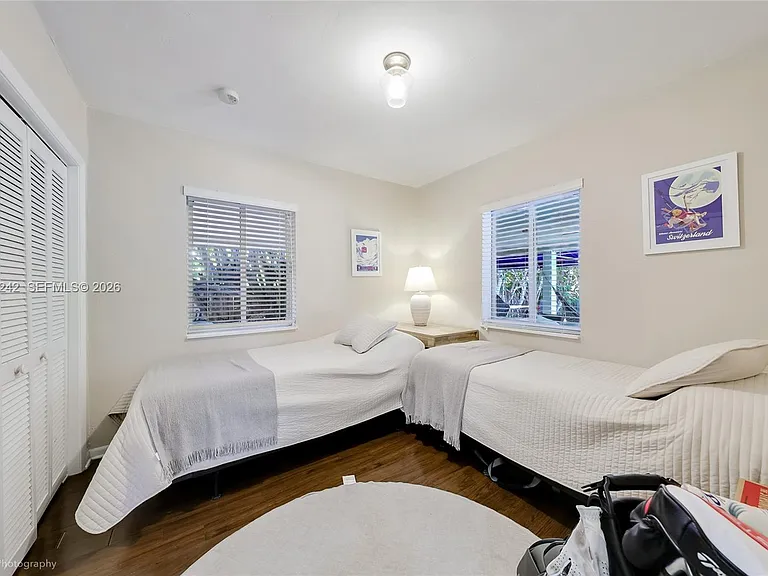 526 Satinwood Dr — Photo 17