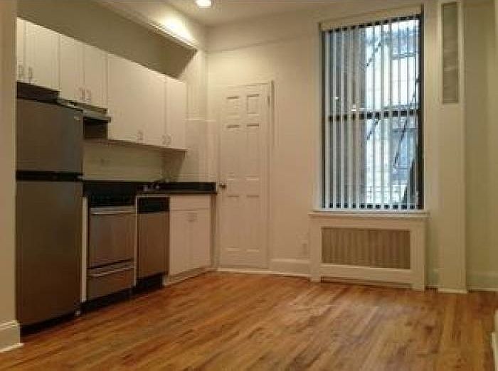 2nd image of 652 Amsterdam Ave APT 3A