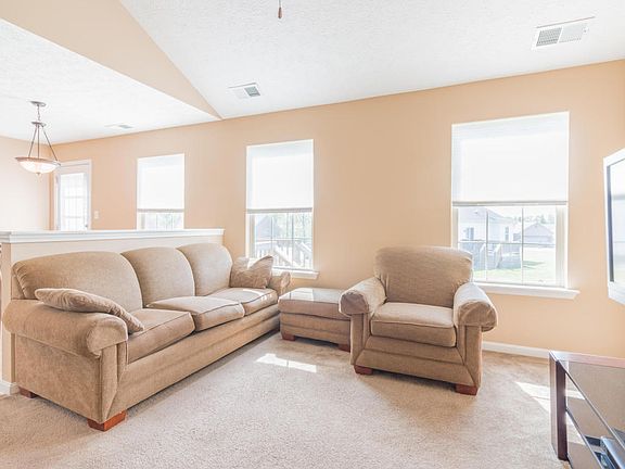 4th image of 1039 Summersfield Dr