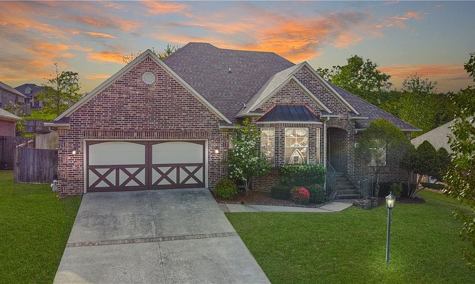 1st image of 2201 Parkridge Dr