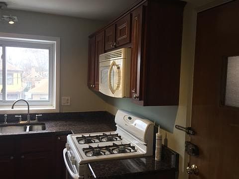 4th image of 2435 W Lunt Ave APT 2A
