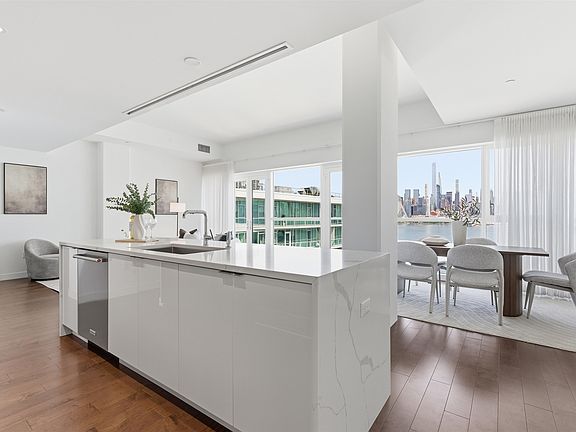 4th image of 800 Avenue At Port Imperial #1010
