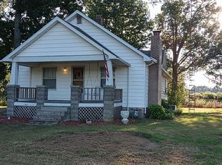 17587 N Old Salem Ln, Mount Vernon, IL 62864