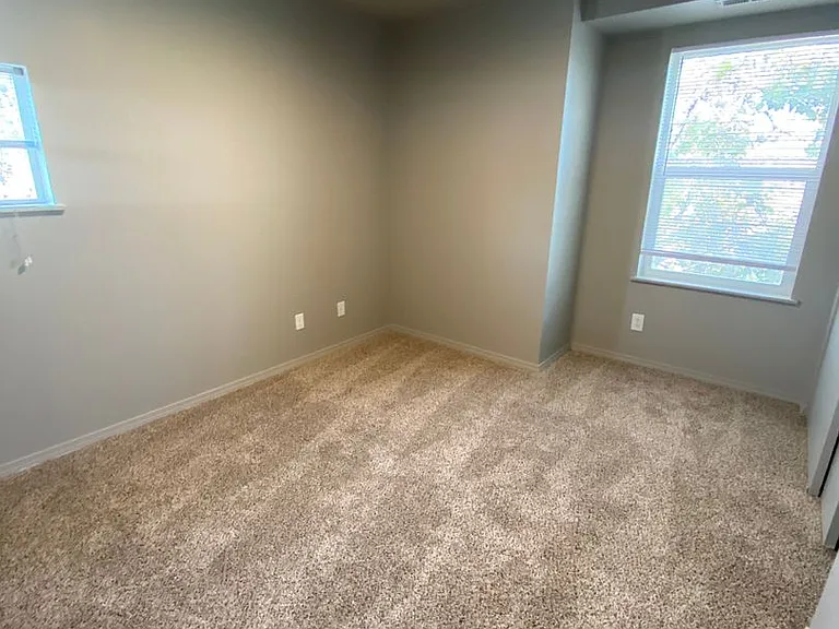 Davis Park Apartments — Photo 18