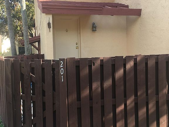 2nd image of 301 W Park Dr APT 201